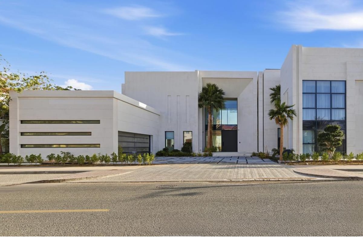Signature Villa, 6 BR, Frond B — Palm Jumeirah