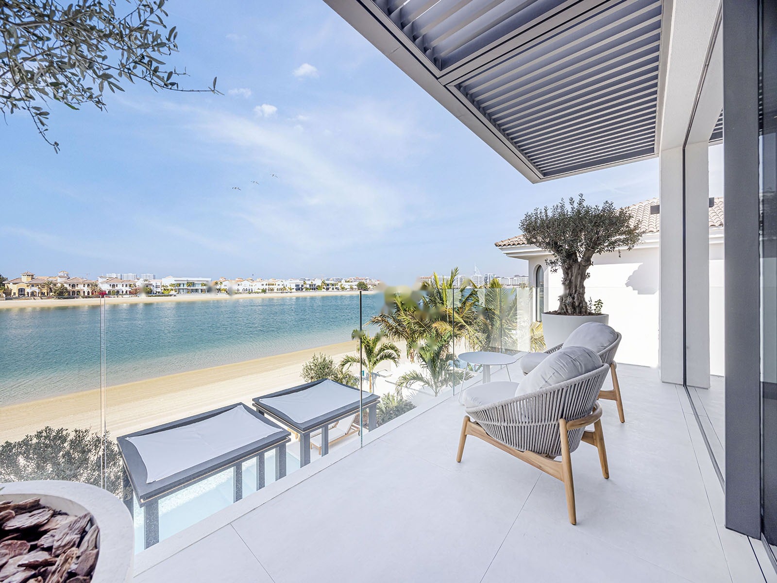 Signature Villa, 6 BR, Frond A — Palm Jumeirah