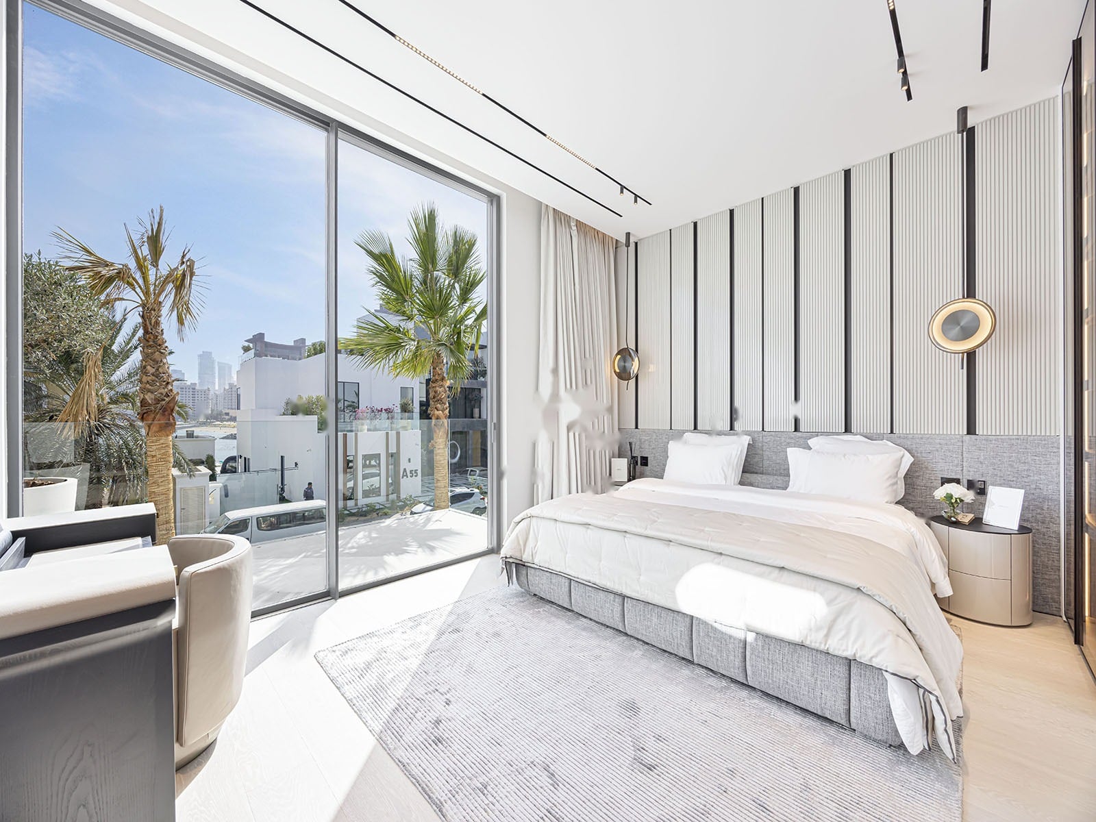 Signature Villa, 6 BR, Frond A — Palm Jumeirah